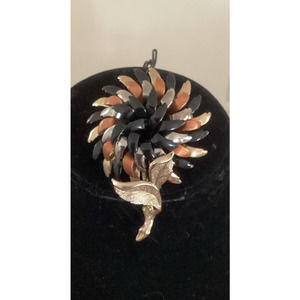 Vintage Metal Three Dimensional Flower Brooch